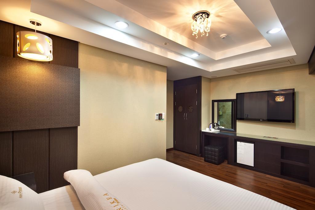 Press Hotel Пусан Номер фото